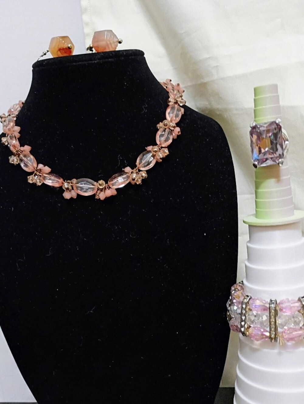 Retro Pink Jewelry Necklace Pierced Earrings Bracelet Ring